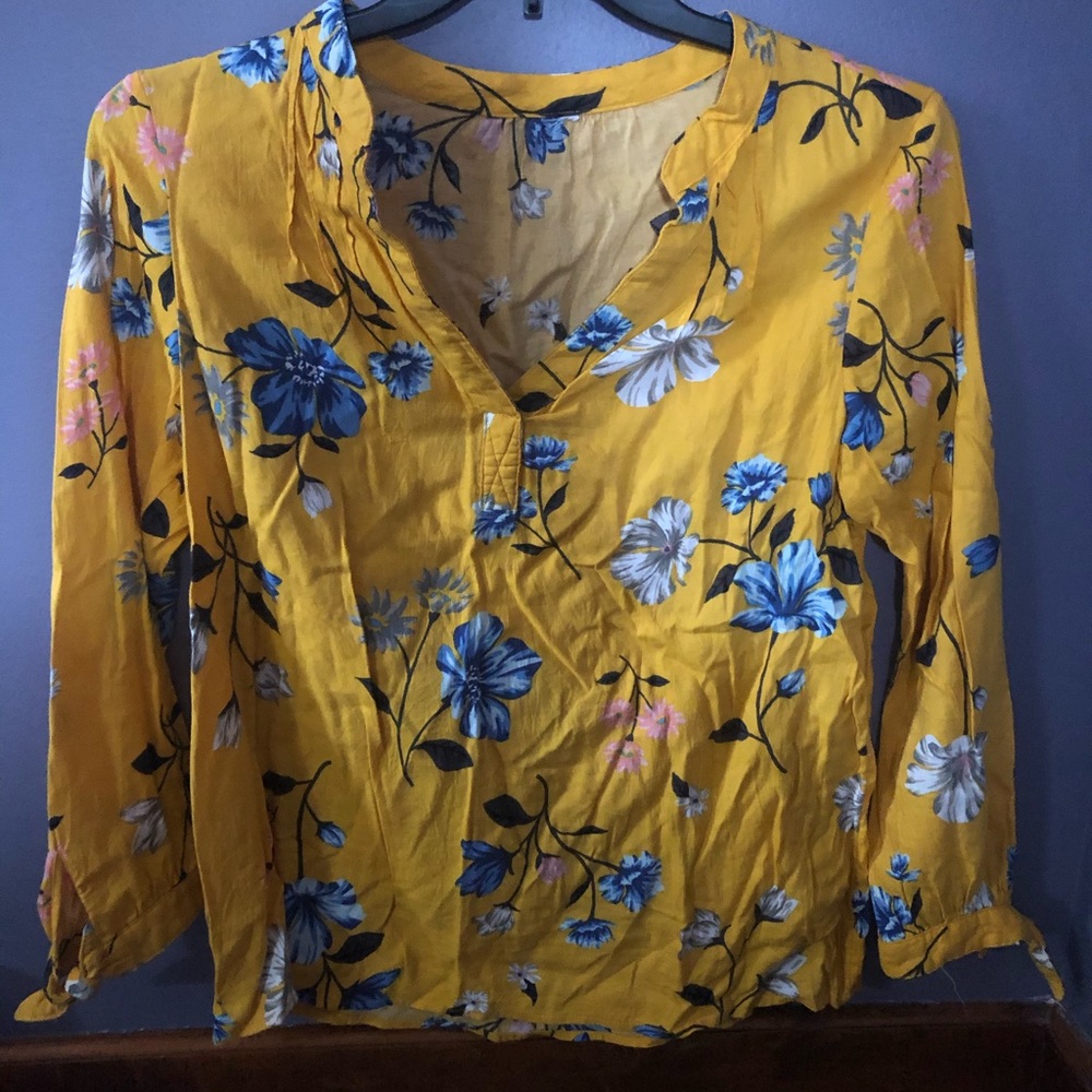 3/4 sleeve yellow flower top